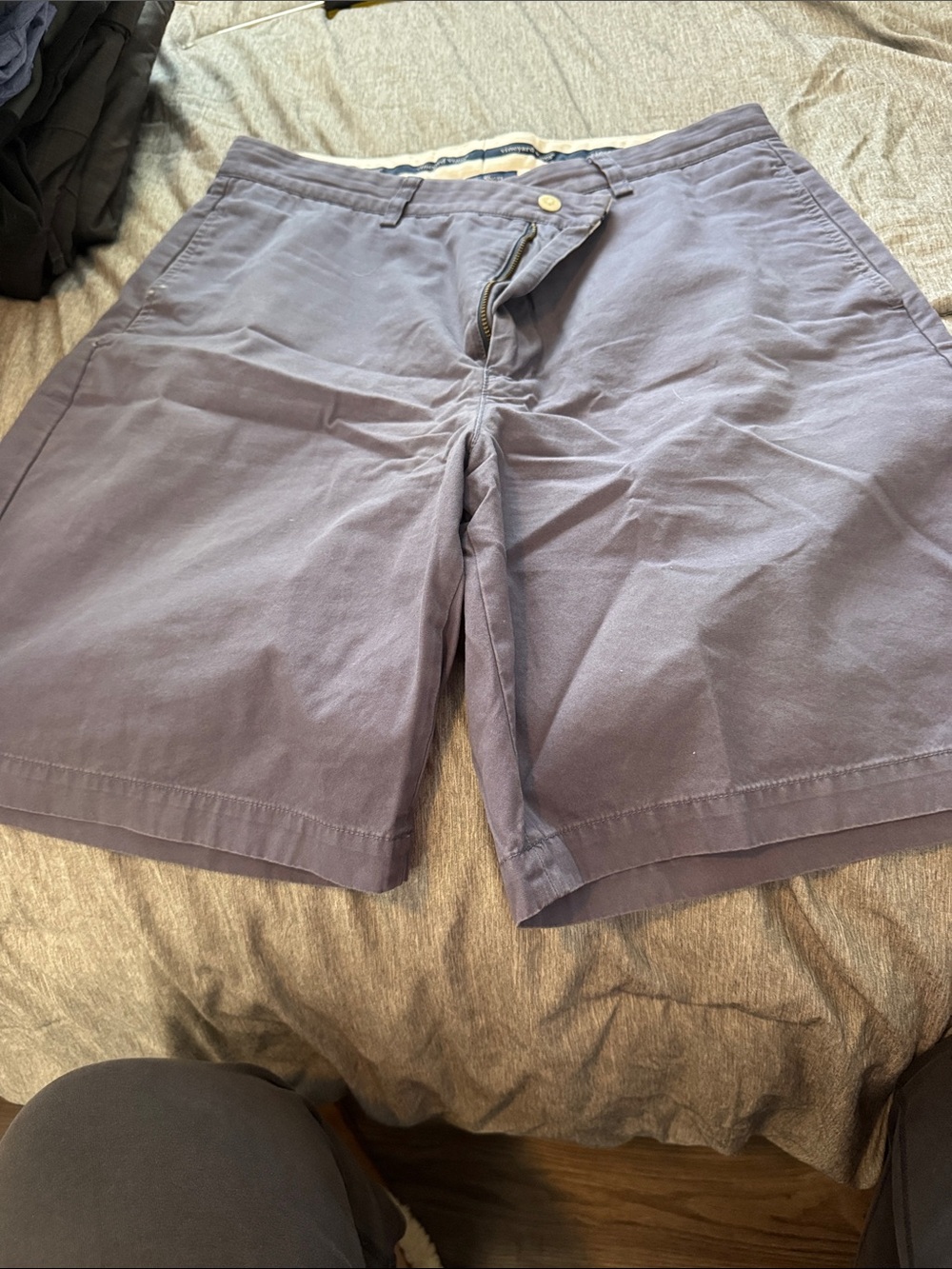 Vineyard Vines Men’s Flat Front Shorts in Navy